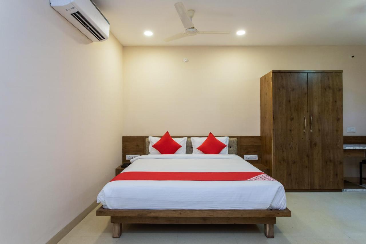 Oyo Hotel Badri Inn & Yatri Niwas Jabalpur Buitenkant foto