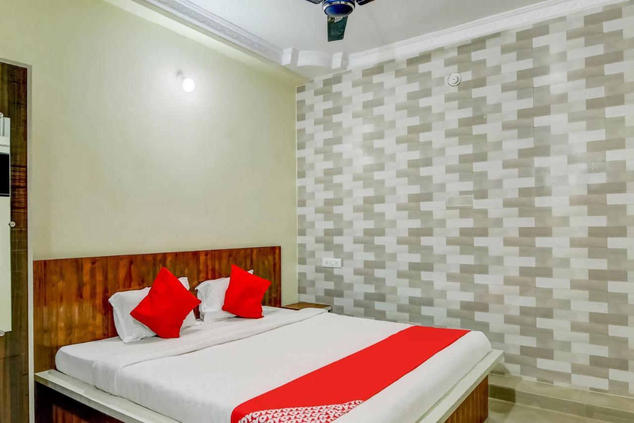 Oyo Hotel Badri Inn & Yatri Niwas Jabalpur Buitenkant foto